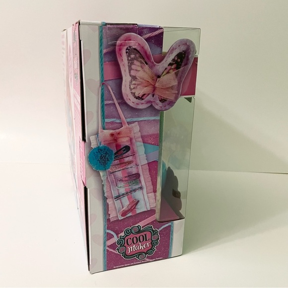 Cool Maker - Deluxe Sew N Style Sewing Machine with Pom Pom Maker Attachment - Picture 12 of 16